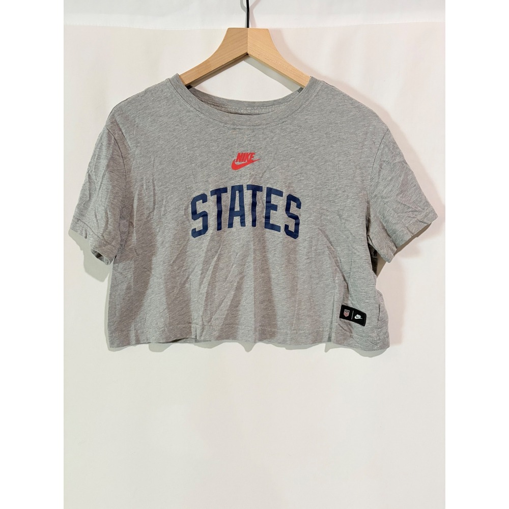 Nike Short Sleeve Crop Top Sporty Graphic The Nike Tee Gray Medium Athletic